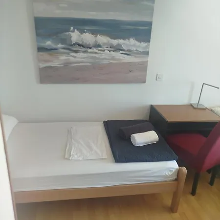 With Swimming Pool 9x4m 아파트 *