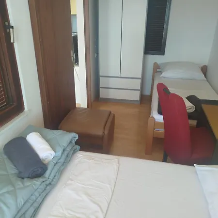 아파트 With Swimming Pool 9x4m *