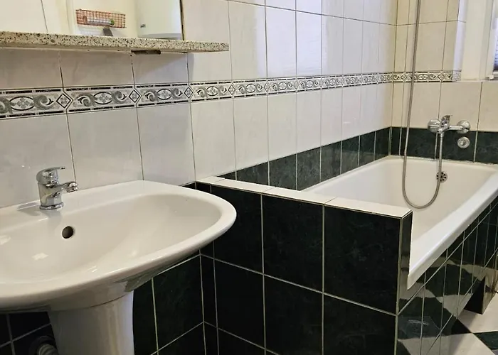 Apartments With Heated Outdoor Swimming Pool 9X4M Apartament *