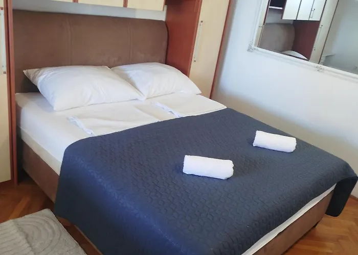 Apartments With Heated Outdoor Swimming Pool 9X4M Apartment *