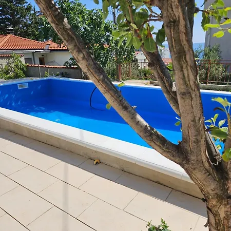 Апартаменты With Heated Outdoor Swimming Pool 9x4m Селце
