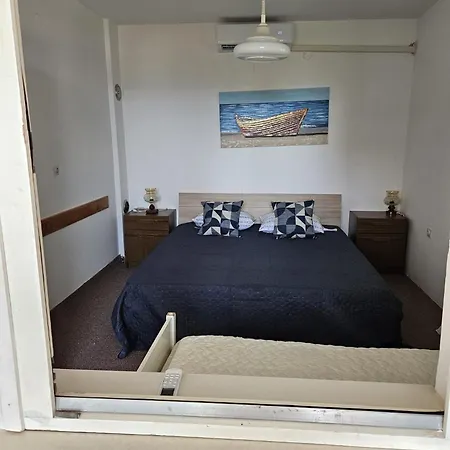 With Swimming Pool 9x4m Apartment Selce