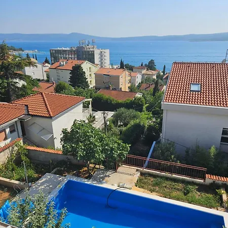 With Swimming Pool 9x4m Apartment
