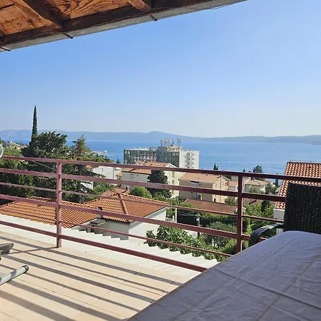 With Swimming Pool 9x4m Apartment *
