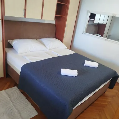 With Swimming Pool 9x4m Appartamento *