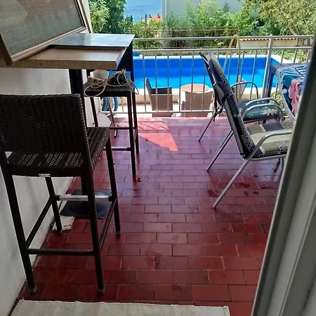 Apartman With Heated Outdoor Swimming Pool 9x4m