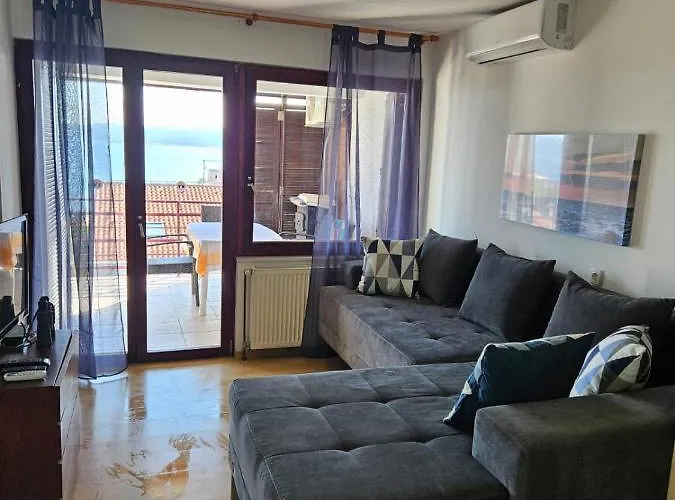 Apartman With Swimming Pool 9x4m Selce