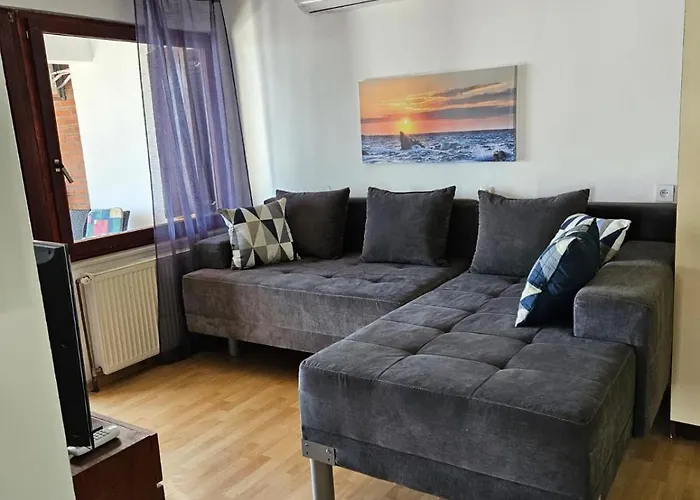 Apartman With Swimming Pool 9x4m *