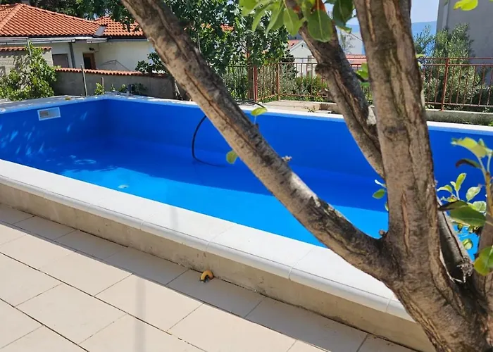 Apartman Apartments With Heated Outdoor Swimming Pool 9X4M Selce