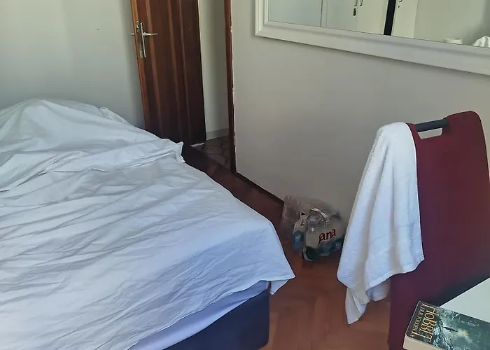 With Swimming Pool 9x4m Selce