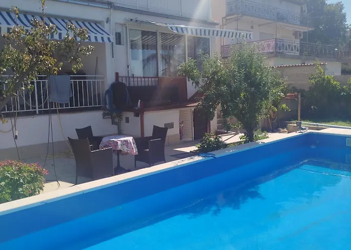 Apartments With Heated Outdoor Swimming Pool 9X4M