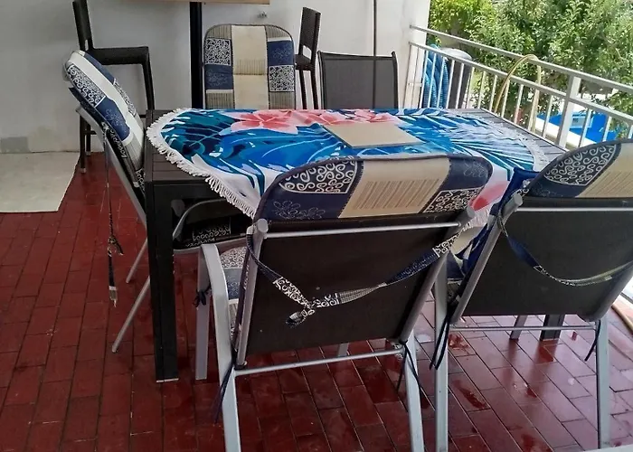 Apartments With Heated Outdoor Swimming Pool 9X4M Apartman